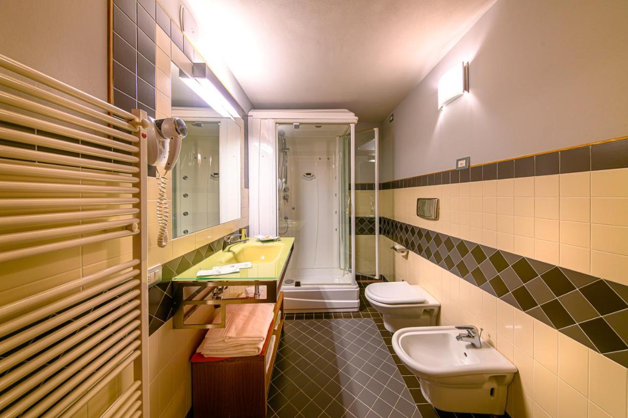 Hotel Ambrosini Aprica Exterior foto