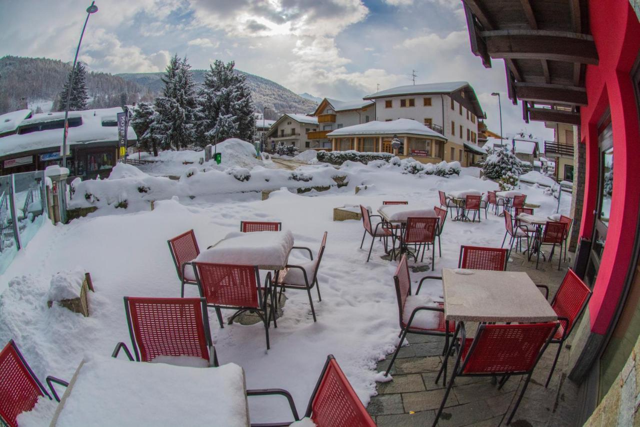 Hotel Ambrosini Aprica Exterior foto